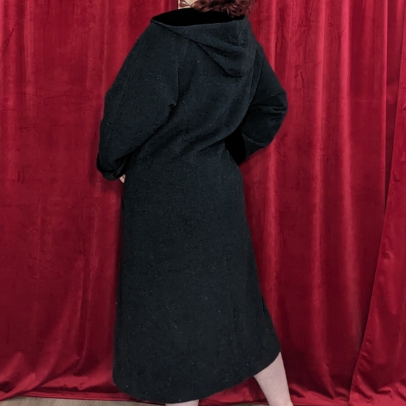 Vintage Halston Red Label charcoal grey wool coat with black velvet trim - 12 - Picture 4 of 8